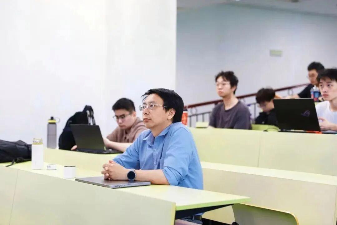 4 college students gave the question and the AI got 0 points